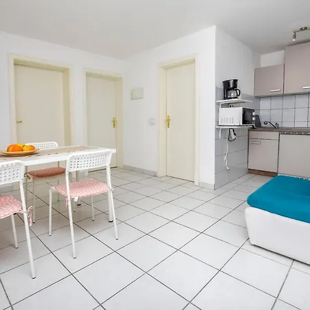 Lucija Apartamento *