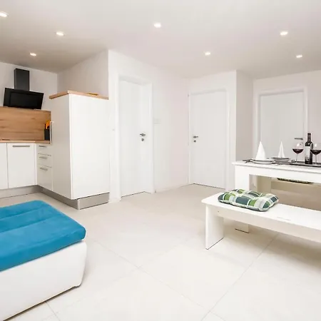 Apartamento Lucija *